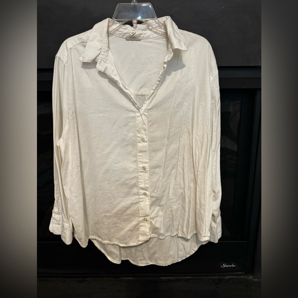 a.n.a Tops - a.n.a Women's White Button-Down Shirt